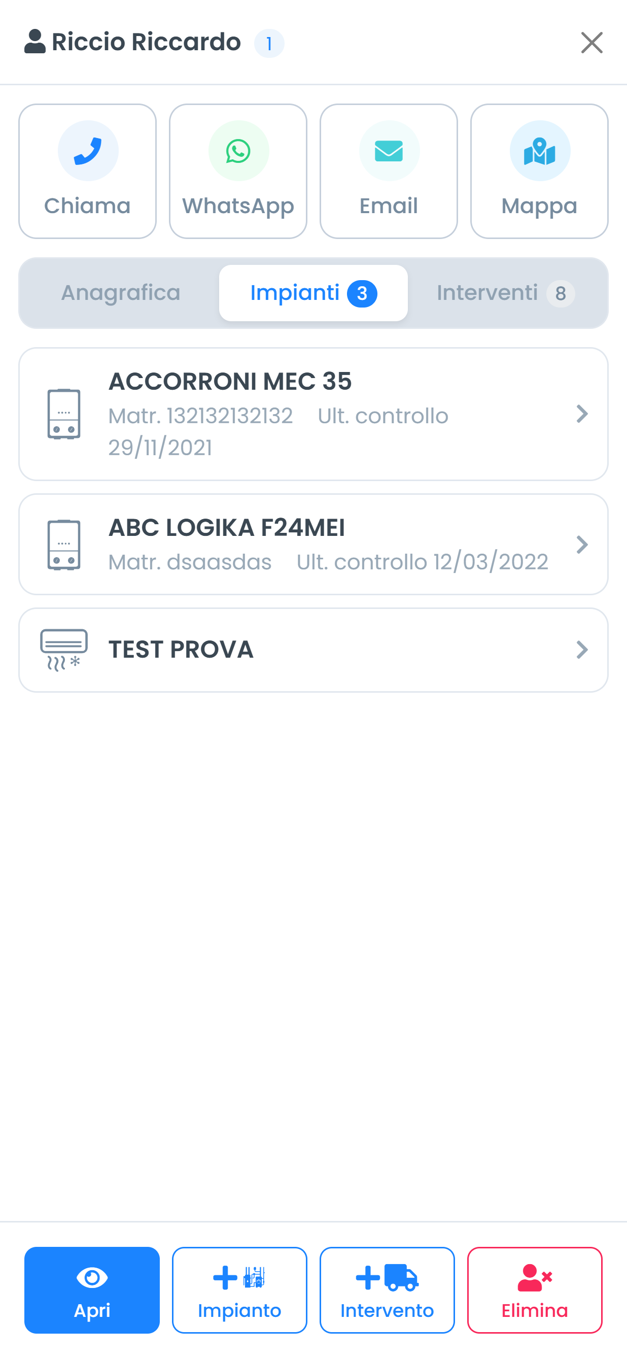 Riepilogo cliente con chiamata, WhatsApp e mappa su smartphone